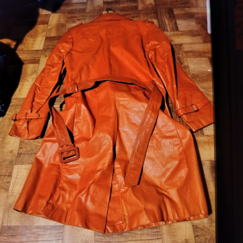 Men's Double-Breasted Tan Leather Trench Coat - Picture 4 of 16
